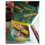 crayola 1:32 scale precision model airplane w/box