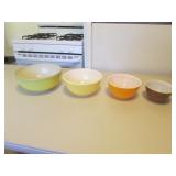 4 pc pyrex nesting bowl set