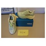 new pair of hoka size 8 ladys shoes