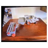 ertl gleaner toy combine w/2 heads