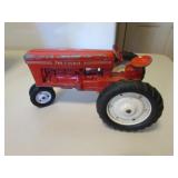 tru scale toy tractor (missing front grill)
