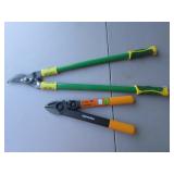 2 trimmers incl:fiskars
