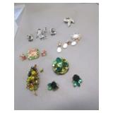 organizer,brooches & costume jewelry