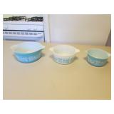 3 pyrex bowls