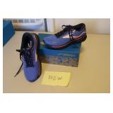 new pair of brooks size 8 ladys shoes