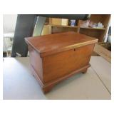 early sweet acorn wood box