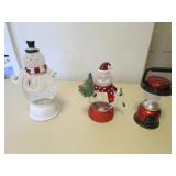 2 christmas decorations & light