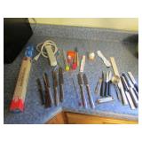 2 U.S. knives,knives & items