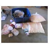 tote,yarn & pillows