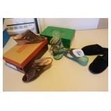 3 pairs of like new ladys shoes