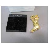 eisenberg ice stocking brooch
