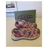 new keen size 8 ladys shoes