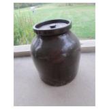 brown crock w/lid