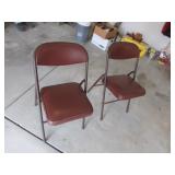 2 folding chairs
