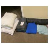 throws,pillows,linens
