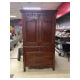 Hekman French Provincialï¿½Style Carved Door Chest /