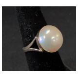 14k Yellow Gold and Mabe Pearl ring