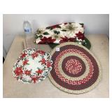 Christmas Tablecloth, Placemats & Misc Christmas Tablecloth, Placemats & Misc