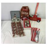 Wooden & Slate Signs, Ornaments & Tinsel