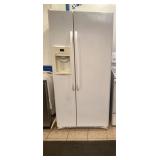 GE Side by Side Fridge/Freezer