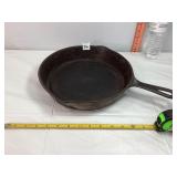 8B 10.75" Cast Skillet