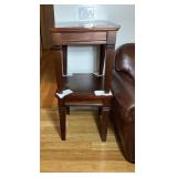 2 End Tables Approx 21.5' W x 24' D x 23' T Each