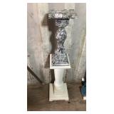 2 Pedestals