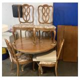 Table w/6 Chairs & 2 Leaves