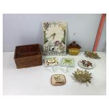 Chicken Clock, Hangers & Decor