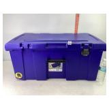 Sterilite Container w/Wheels, Missing a Clasp
