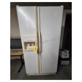 Kenmore Side by Side Refrigerator/ Freezer