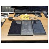 3 Samsung Tablets