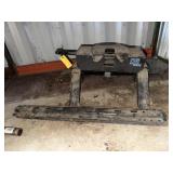 5th Wheel Hitch & Universal Mounting Plates
