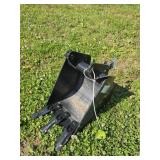 John Deere BLV10025 12' Backhoe Bucket