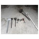 Pipe vice and pipe tools