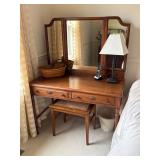 Online downsizing auction