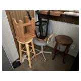 Rolling chair, 3 stools, end table