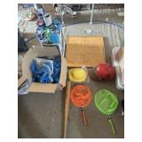 12 roll up chess sets, Wahoo game board,