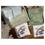 2 King Sheet Sets, Blanket, 2 Pillow Inserts
