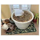 11+/- Various Sized Pots, 2 Mats