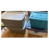 4 Storage Totes w/ Lids