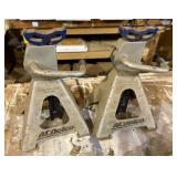 2 Jack Stands