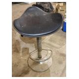 Adjustable Swivel Bar Stool