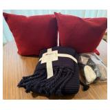 Chunky Knit Throw, 2 Throw Pillows,