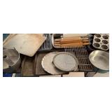 4 Cookie Sheets, Broiler Pan, Cake Pan,