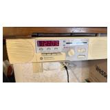 GE Spacemaker AM-FM Stereo/Cassette Player