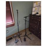 Mic stands x4