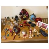 OU Figurines, Artificial Flowers, Decorative