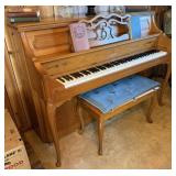 Yamaha Console Piano w/ Piano Bench