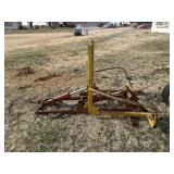 Hydraulic bale hoist